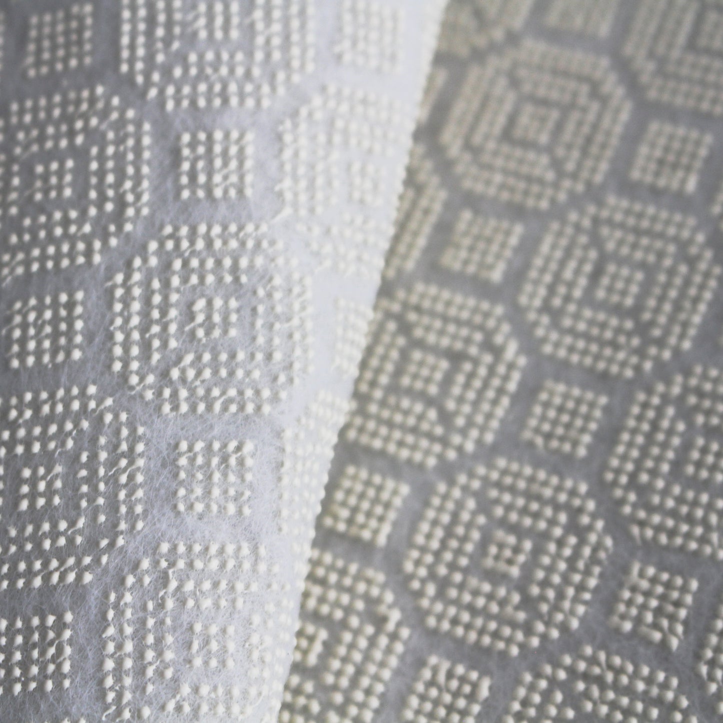 Rutschfeste Matratzenunterlage mit Noppen – Atmungsaktiv, sicherer Halt & Schutz